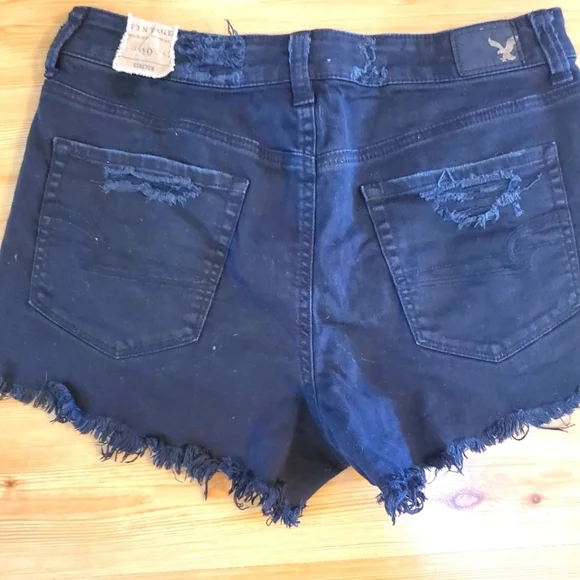 American Eagle Women's Vintage Distressed High Rise Shorts - Picture 4 of 10